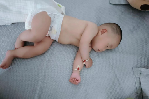 孝感宝宝突然很多眼屎